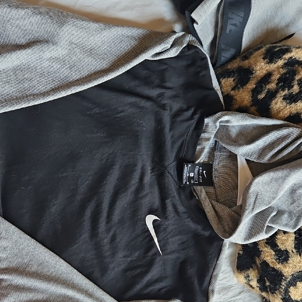 Nike Black and Gray Pullover